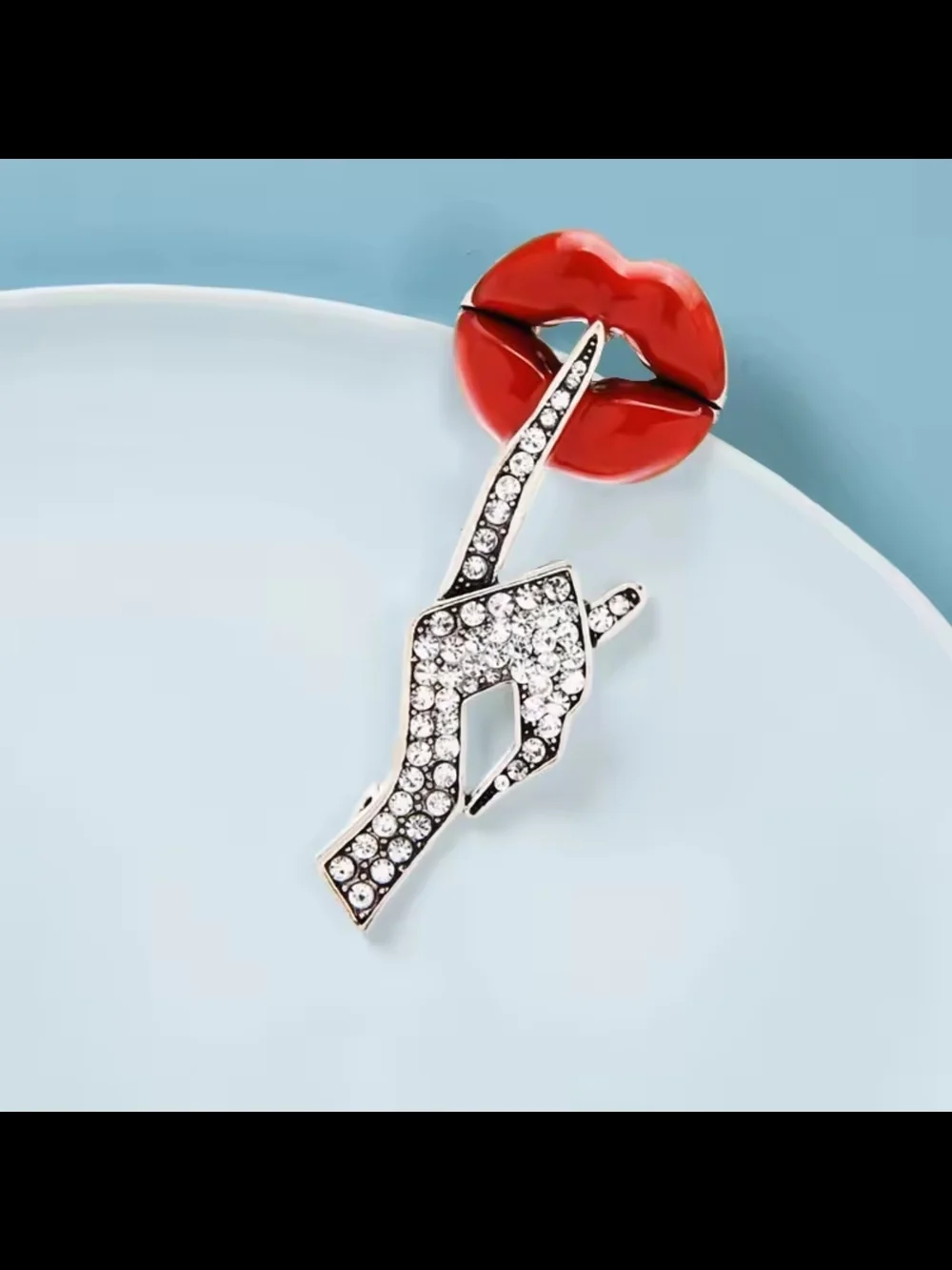 Red Lip & Crystal Hand Brooch - Picture 4 of 4